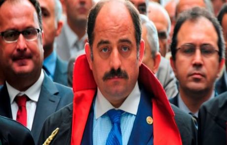 Zekeriya Öz O Yazara Dava Açtı
