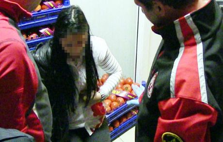 Eşinin Bıçakladığı Kadın Markete Sığındı