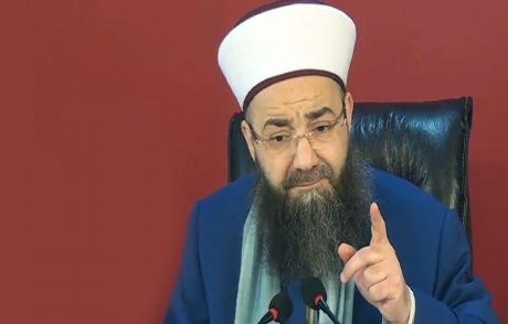 Kendisini Eleştiren Felsefeciye Yanıt Verdi