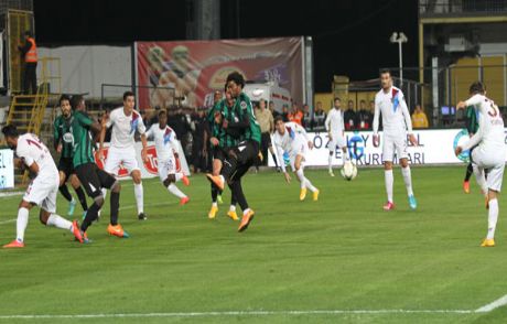 Akhisar'dan Trabzon'a Geçit Yok!