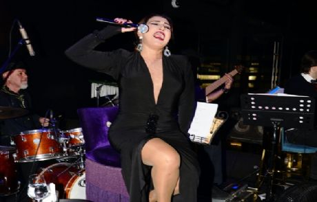 Nükhet Duru Güzel Bir Gece Yaşattı