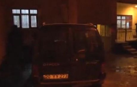 Van'da Araç Kundaklandı