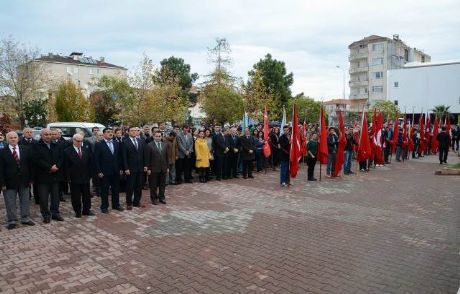 Karasu'da Öğretmenler Günü Kutlandı