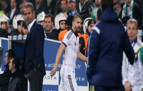 Oyundan Alınan Caner Çıldırdı!