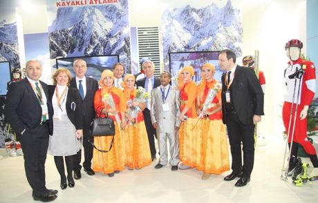 Erdoğan, Tkfnin Standını Gezdi