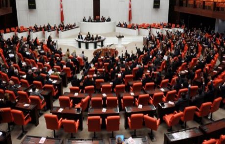 Tbmm'de Sansasyonel Aşk Skandalı