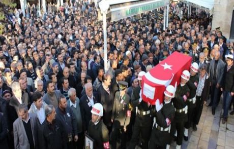 Kahramanmaraş Şehidine Gözyaşı Döktü