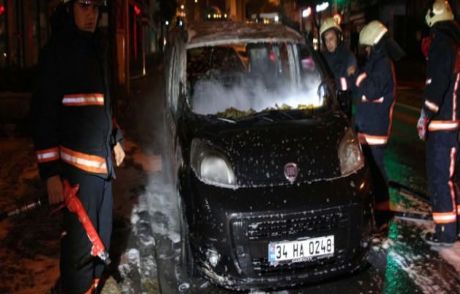 Kağıthane'de 3 Araç Kundaklandı 