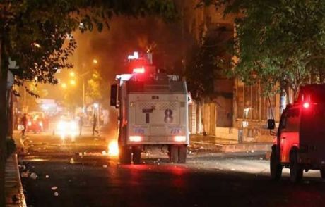 Polise Uzun Namlulu Silahlarla Ateş Açıldı