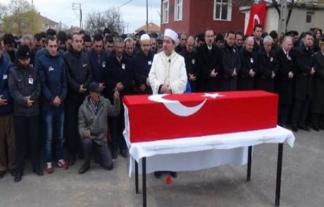 Şehit Onbaşı Memlekentinde Toprağa Verildi