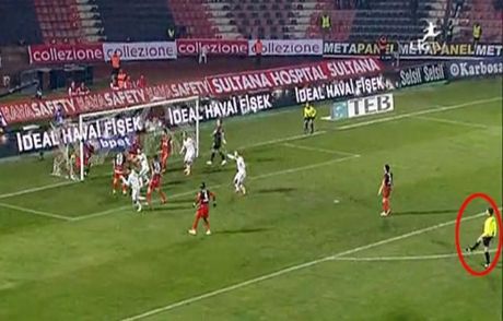 Burak'ın Gol Attığı Sırada Olay Hareket!