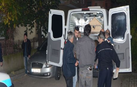 'cenazeme Kimse Gelmesin' Yazdı, İntihar Etti