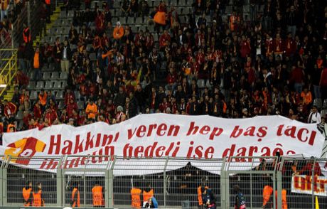 Taraftardan Tehdit Gibi Pankart!