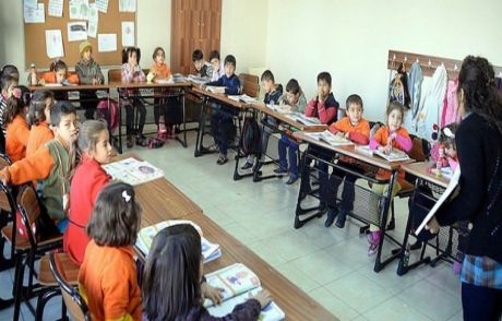 Kürtçe Okulun Mührü Kaldırıldı