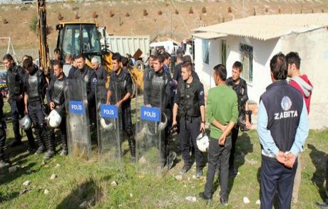 İzmir'de Pompalı Saldırı: 5 Polis Yaralı