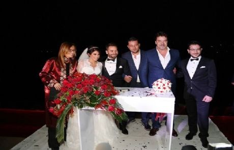 Ebru Ve Yankının Nikâh Şahidi Beyaz