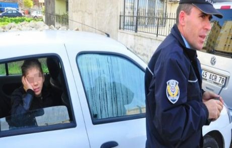 7 Aydır Otomobilde Yatıyor