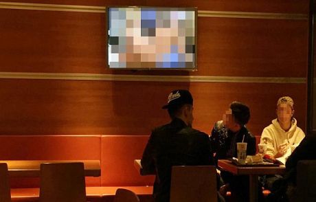 Mc Donalds'da Porno Yayın Şoku!