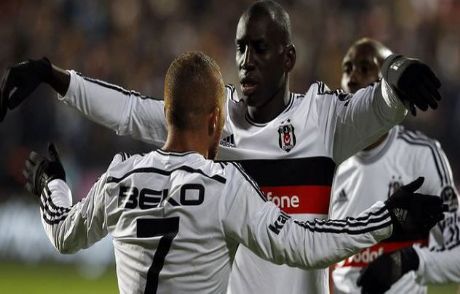 Demba Ba Kartal'ı Zirveye Uçurdu!