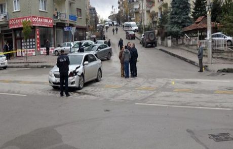 Ankara'da Güpegündüz 800 Bin Tl Çalındı
