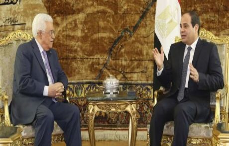 Abbas, Mursi'ye Sövdü Sisi'yi Övdü!