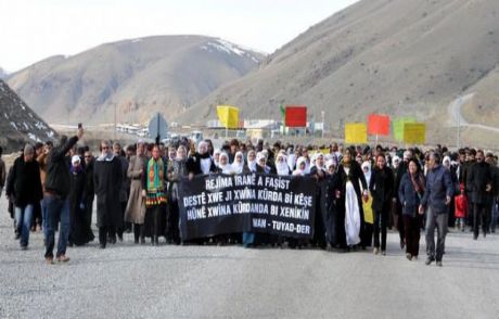 Van'da İran Protestosu