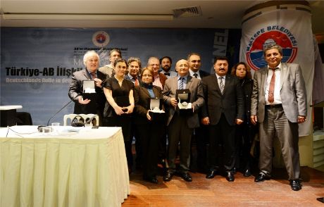 Ab-türkiye İlişkileri Maltepe'de Masaya Yatırıldı