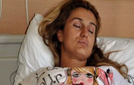 Tuğba Özay Yüz Felci Geçirdi