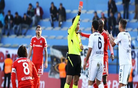 Beşiktaş Maçında Görülmemiş Olay!