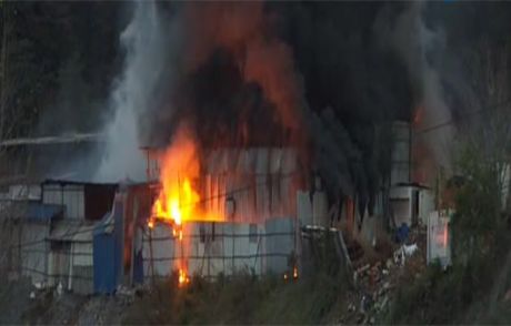 İstanbul'da Hurdalıkta Yangın Çıktı