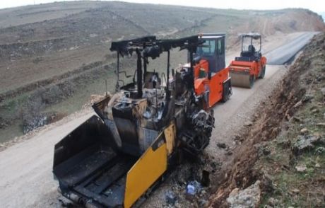 İş Makinelerini Ateşe Verdiler