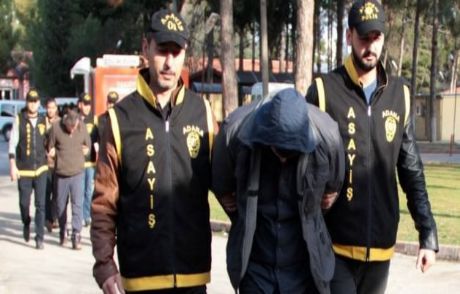 Dolandırıcı Kadın Kocasını Bile Kandırmış!