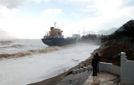 Antalya'da Kuvvetli Rüzgar Etkili Oldu