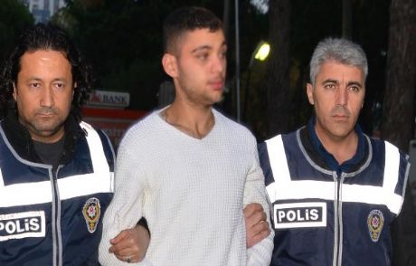 Önce Gasp Etti, Sonra 5 Lira Verdi