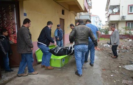 Yakınlarına Mesaj Attı, Kendini Astı