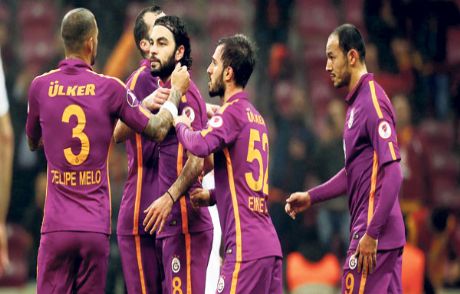 G.saray, Eskişehirspor'u 10 Kişiyle Yendi