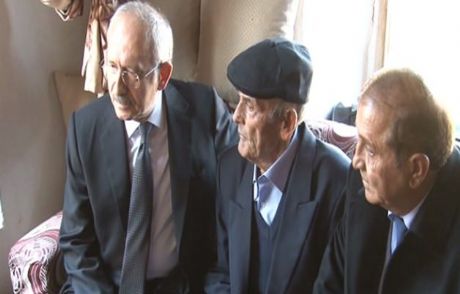 Kılıçdaroğlu O Madenci Babasını Ziyaret Etti