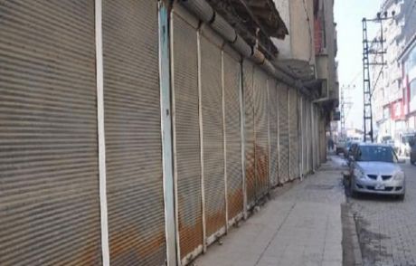 Yüksekova'da Kepenkler Açılmadı