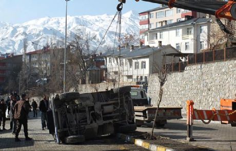 Hakkari'de Polis Aracı Kaza Yaptı