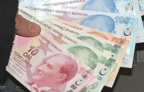 Yolda Bulduğu Parayı Sahibine Ulaştırdı