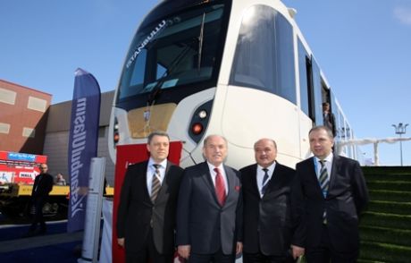 Yüzde Yüz Yerli Tramvay Görücüye Çıktı