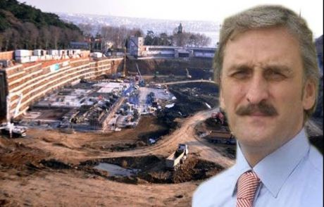 Tapesi Düştü Ama Farkına Varmadı