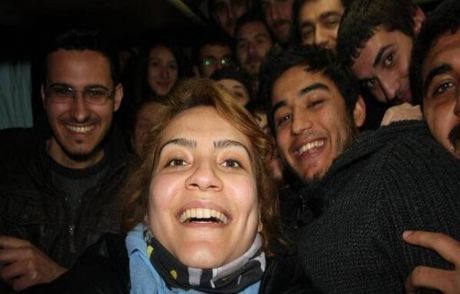 'üzgünüz Ellen Seninkini Geçti'