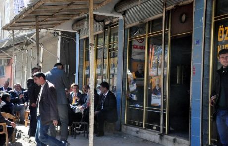 Ak Parti Seçim Bürosuna Bombalı Saldırı