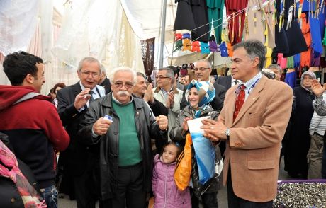İbb Başkan Adayı Levent Kırca'ya Sevgi Seli