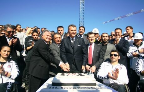 Beşiktaş Jk '111. Kuruluş Yıldönümü'nü Kutladı