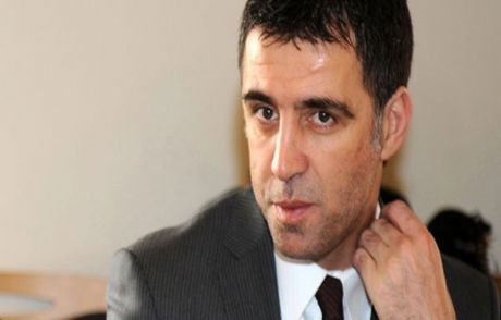 Şükür'den Twitter'ın Kapatılmasına Tepki!