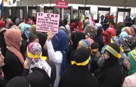 Ak Parti Mitingi İçin 'ginger'li Görevliler