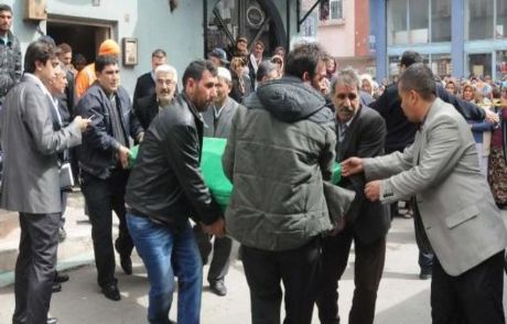 3 Çocuk Annesi Kadın Evinde Öldürüldü