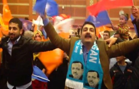 Akp İstanbul'da Kutlamaya Başladı